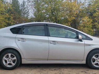 2010 Toyota Prius III (XW30), серый, 945000 рублей, вид 4