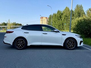 2019 Kia Optima IV Рестайлинг, белый, 2450000 рублей, вид 2