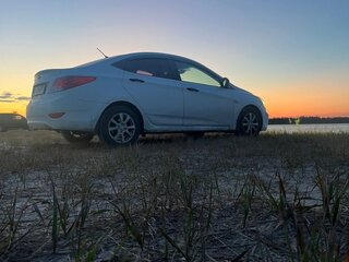 2013 Hyundai Solaris I, белый, 550000 рублей, вид 3
