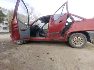 1987 Opel Kadett E, красный, 55000 рублей, вид 4