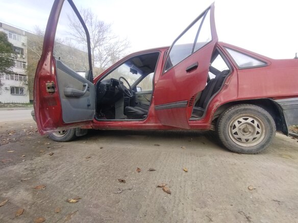 1987 Opel Kadett E, красный, 55000 рублей - вид 3