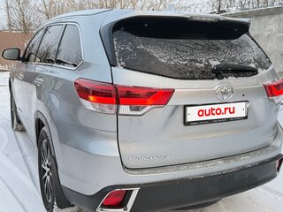 2018 Toyota Highlander III (XU50) Рестайлинг, серебристый, 3900000 рублей, вид 5