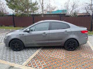 2015 Kia Rio III Рестайлинг, серый, 799999 рублей, вид 5