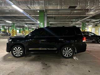 2016 Toyota Land Cruiser 200 Series Рестайлинг 2, чёрный, 6950000 рублей, вид 4