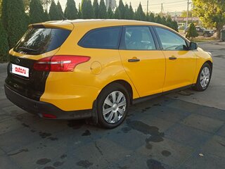 2015 Ford Focus III Рестайлинг, жёлтый, 560000 рублей, вид 3