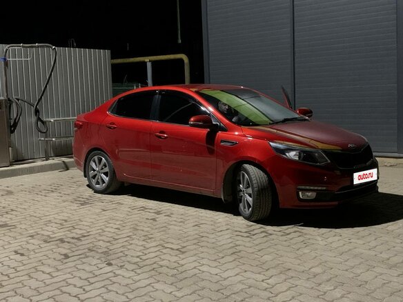 2015 Kia Rio III Рестайлинг, красный, 1050000 рублей - вид 4