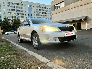 2013 Skoda Octavia II (A5) Рестайлинг, серый, 800000 рублей, вид 3