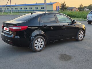 2013 Kia Rio 4-speed III, чёрный, 725000 рублей, вид 4