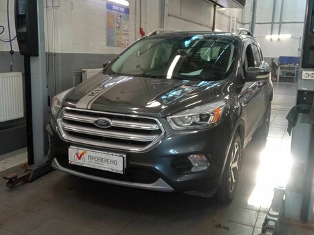 2017 Ford Kuga II Рестайлинг, серый, 1699000 рублей, вид 1