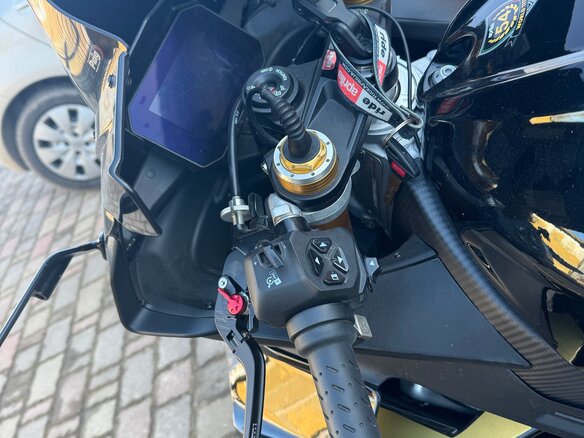 2022 Aprilia RSV4, чёрный - вид 12