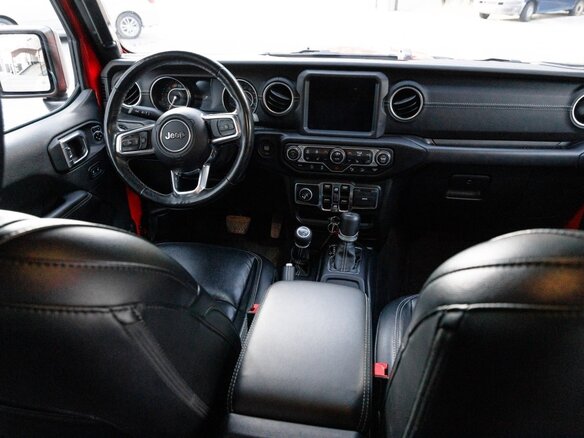 2019 Jeep Wrangler IV (JL), красный, 4850000 рублей - вид 16