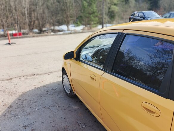 2005 Chevrolet Aveo I, жёлтый, 350000 рублей - вид 2
