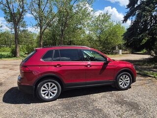 2017 Volkswagen Tiguan II, пурпурный, 2300000 рублей, вид 2