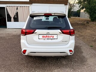 2022 Mitsubishi Outlander III Рестайлинг 3, белый, 2520000 рублей, вид 5