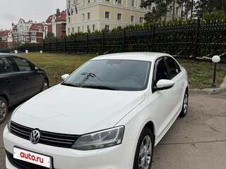 2013 Volkswagen Jetta VI, белый, 999999 рублей, вид 2