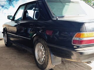 1986 BMW 5 серии 520i II (E28), чёрный, 275000 рублей, вид 2