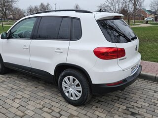 2011 Volkswagen Tiguan I Рестайлинг, белый, 990000 рублей, вид 4