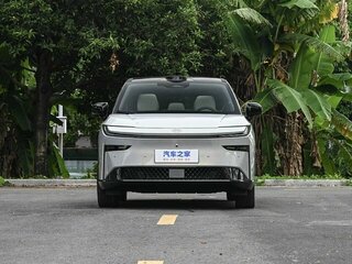 2026 Toyota bZ3X 58.3 kWh, серебристый, 2750000 рублей, вид 2
