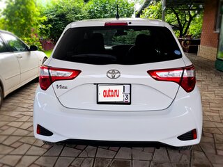 2019 Toyota Vitz III (XP130) Рестайлинг 2, белый, 1000000 рублей, вид 4