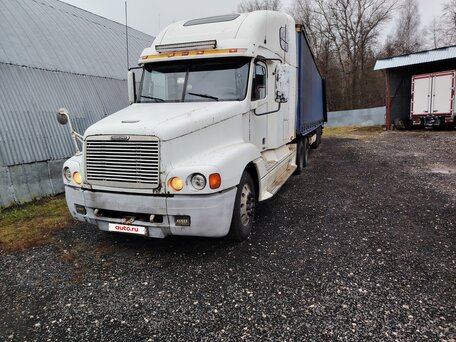 2002 Freightliner Century Class, белый, 2000000 рублей, вид 1
