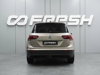 2019 Volkswagen Tiguan II, коричневый, 2099000 рублей, вид 4