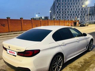 2019 BMW 5 серии 530d xDrive VII (G30/G31/G38), белый, 4950000 рублей, вид 4