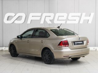 2017 Volkswagen Polo V Рестайлинг, бежевый, 899000 рублей, вид 2