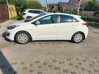 2016 Hyundai i30 II Рестайлинг, белый, 890000 рублей, вид 4