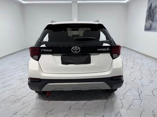 2022 Toyota Yaris L X XP150 Рестайлинг, белый, 1057000 рублей, вид 5