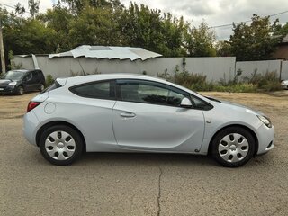2012 Opel Astra GTC J Рестайлинг, белый, 650000 рублей, вид 4