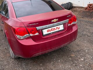 2011 Chevrolet Cruze I, красный, 300000 рублей, вид 3