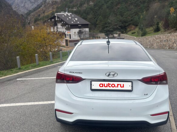 2017 Hyundai Solaris II, белый, 1300000 рублей - вид 4