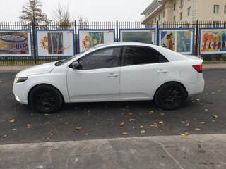 2009 Kia Cerato 4-speed II, белый, 650000 рублей, вид 3