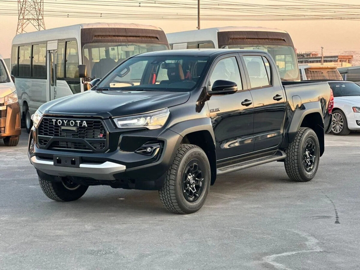 Открыть фотографии: Toyota Hilux VIII Рестайлинг 3