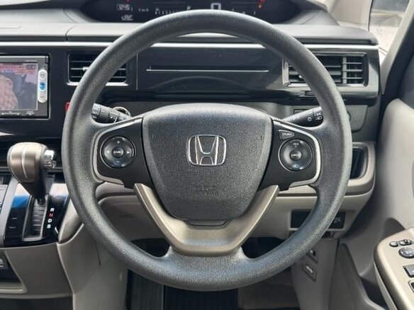 2015 Honda Stepwgn V, серый - вид 8