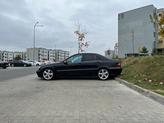 2004 Mercedes-Benz C-Класс 230 II (W203), чёрный, 800000 рублей, вид 1