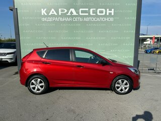 2016 Hyundai Solaris I Рестайлинг, красный, 730000 рублей, вид 4