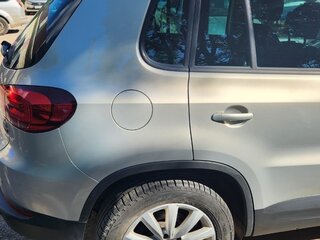 2015 Volkswagen Tiguan I Рестайлинг, серебристый, 1805000 рублей, вид 2
