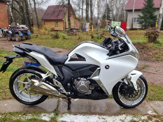 2013 Honda VFR 1200, белый, 720000 рублей, вид 3