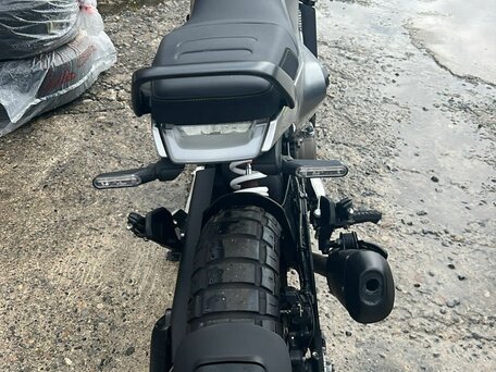 2021 Husqvarna Svartpilen 401, серебристый, 550000 рублей, вид 5