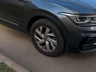 2021 Volkswagen Tiguan II Рестайлинг, серый, 2999000 рублей, вид 3