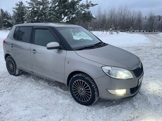 2013 Skoda Fabia II Рестайлинг, бежевый, 400000 рублей, вид 3