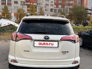2017 Toyota RAV4 IV (XA40) Рестайлинг, белый, 2200000 рублей, вид 5