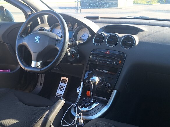 2011 Peugeot 308 I, чёрный, 480000 рублей - вид 6