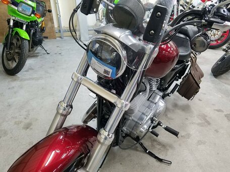 2013 Harley-Davidson Sportster 883, красный, 775000 рублей, вид 4