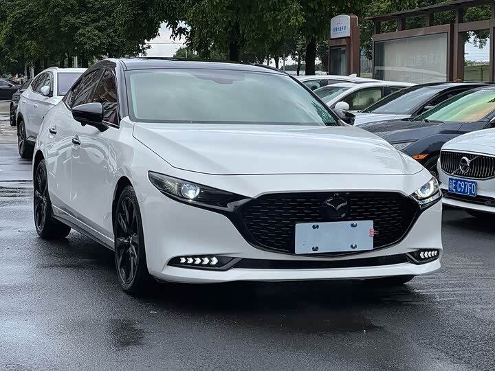 Открыть фотографии: Mazda 3 IV (BP)