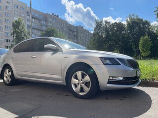 2019 Skoda Octavia III (A7) Рестайлинг, серебристый, 2500000 рублей, вид 2