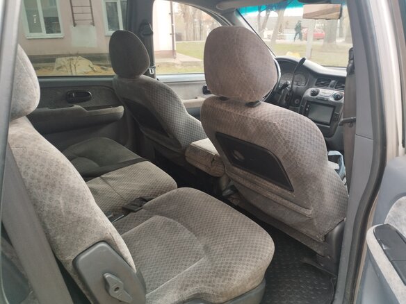2002 Hyundai Trajet I, серый, 450000 рублей - вид 11
