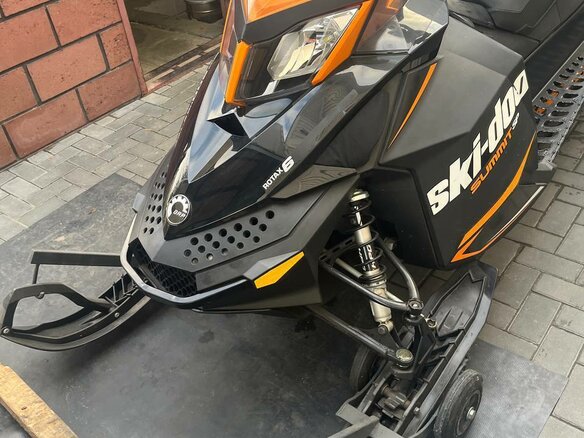 2012 BRP Ski-Doo Summit 600, чёрный, 1000000 рублей - вид 5