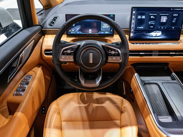 2024 Wey 80 Premium 37.96 kWh, золотистый, 6899000 рублей - вид 37